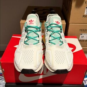 adidas ZX 2K Boost Grey One Hi-Res Green - NO BOX